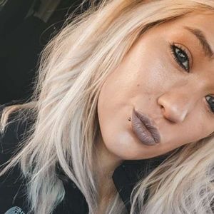 Meet your Posher, Carmin